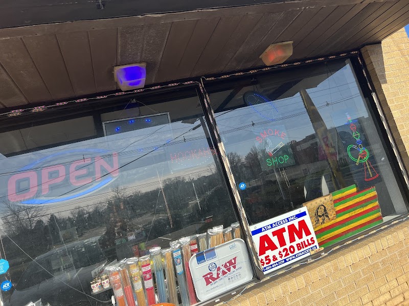 Lucky 7 Smoke Shop storefront photo